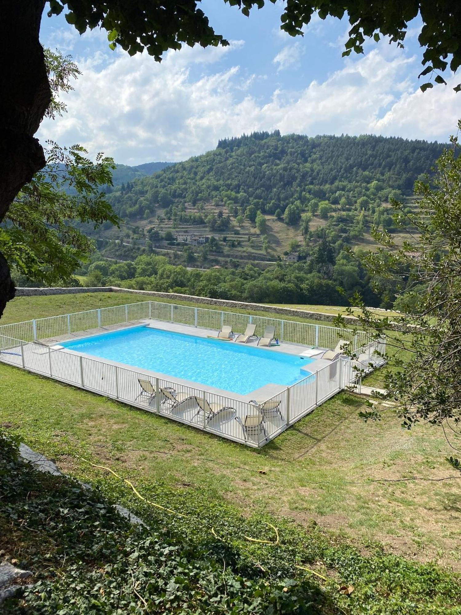 Manoir Majestueux A Satillieu Avec Piscine Privee Exterior photo